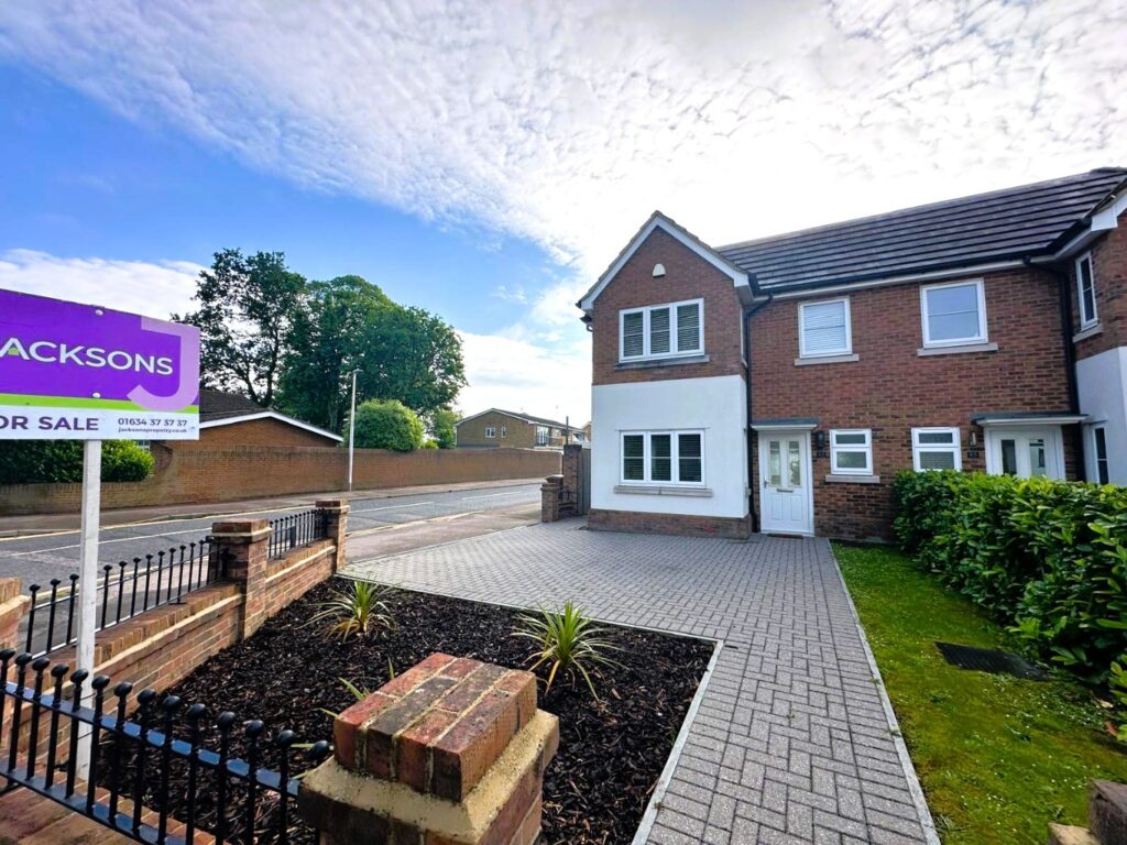 83 Bredhurst Road Image